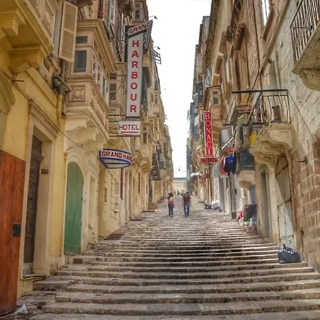 Cosy 1 Bedroom In The Heart Of شقة