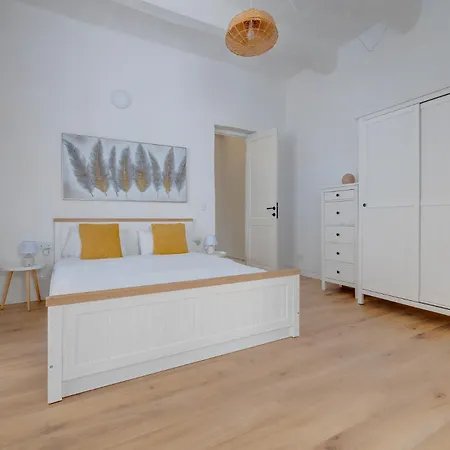 Cosy 1 Bedroom In The Heart Of *