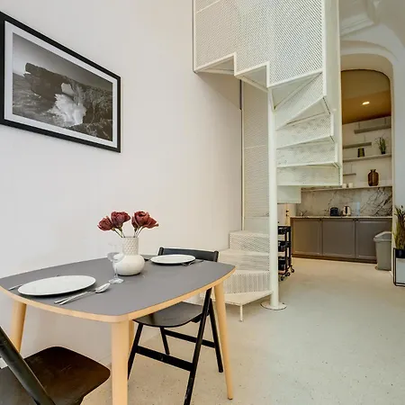 Апартаменты Cosy 1 Bedroom In The Heart Of